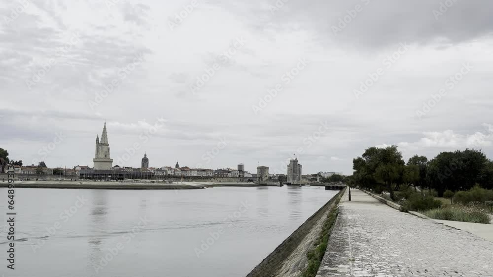 La Rochelle - Entrée du vieux port et chenal - Charente Maritimes, Nouvelle Aquitaine, France 