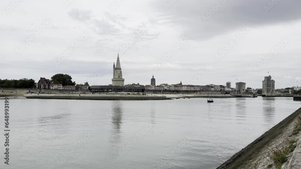 Panoramique vieux port et chenal de La Rochelle - charentes-maritimes - Nouvelle Aquitaine - France