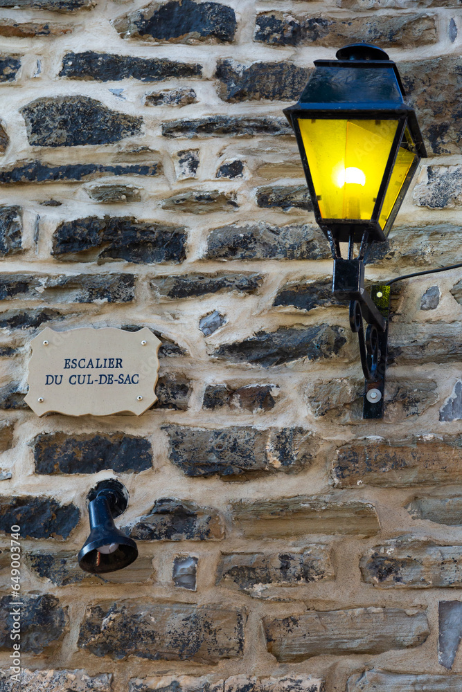 Vertical view of CuldeSac Staircase (Escalier du CuldeSac) sign on