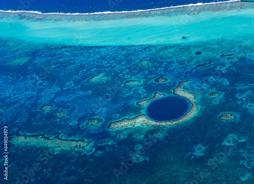 Fototapeta Naklejka Na Ścianę i Meble -  The Blue Hole Belize