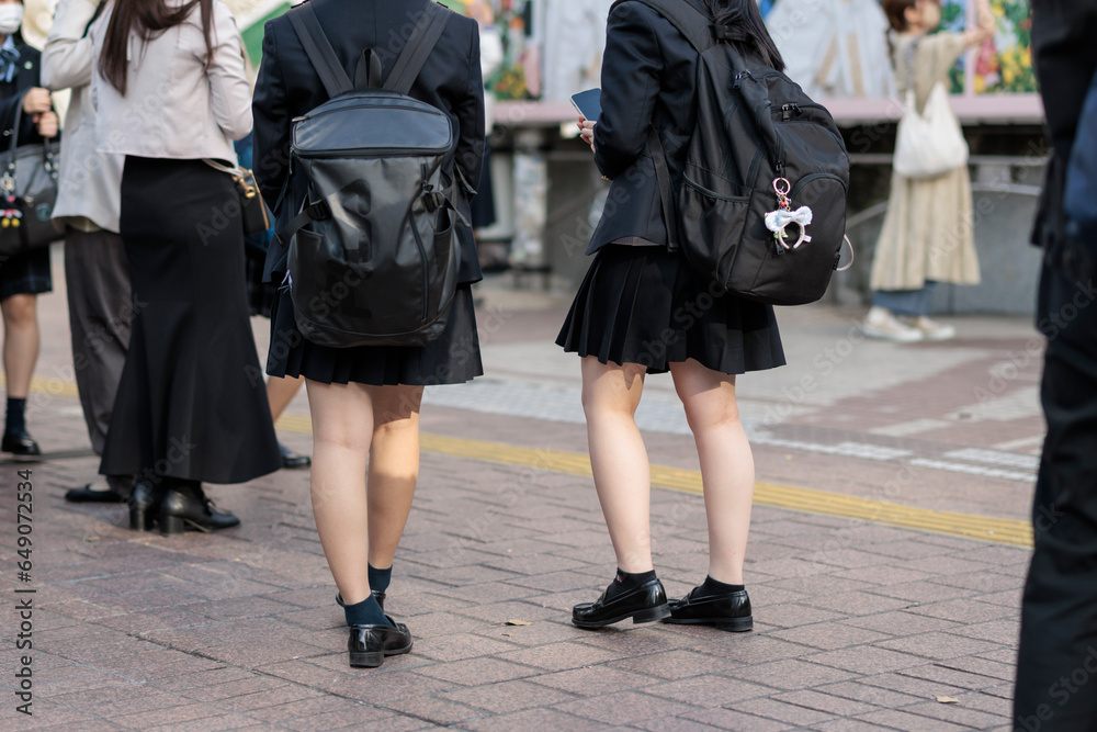 渋谷にいた女子高生の後ろ姿 渋谷にいた女子高生の後ろ姿