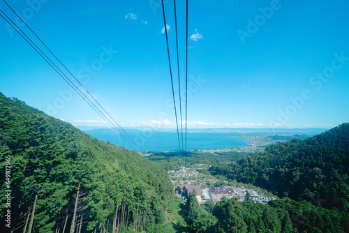 ロープウェイから見える琵琶湖の景色