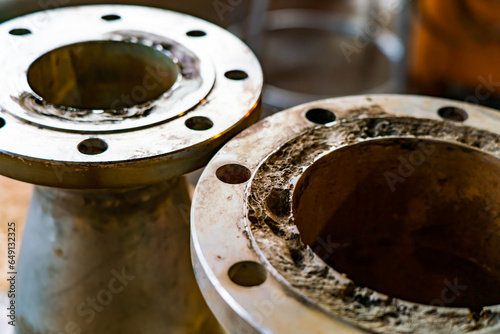 Quadro su tela In the case of corrosion around the flanges of petroleum industry pipes