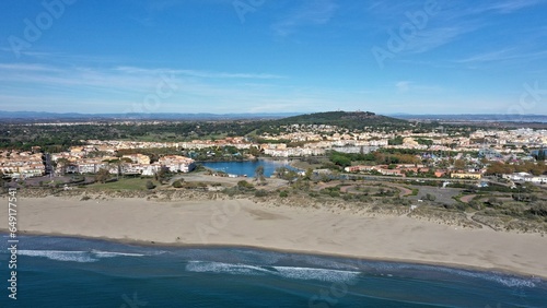 survol du cap d'Agde dans le sud de la France, Hérault, Occitanie © Lotharingia