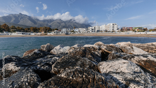 Foto View of the city of Formia from the breakwater