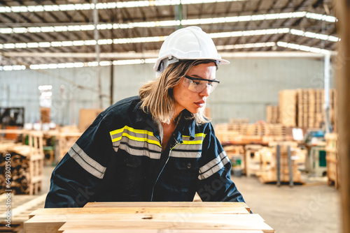 woman carpenter worker wear...