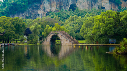 Fototapeta Naklejka Na Ścianę i Meble -  The scenery near Hangzhou Bridge in China