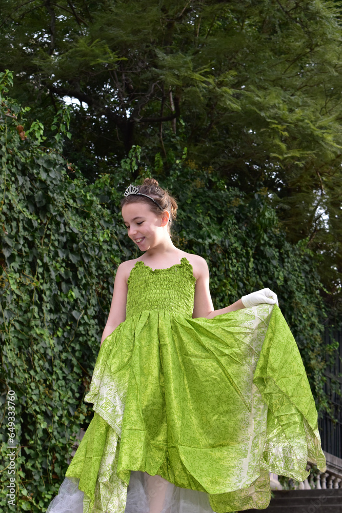 GIRL PLAYING TO BE PRINCESS GIRL PLAYING TO BE PRINCESS
