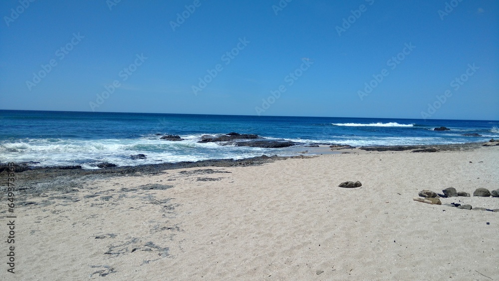 Obraz premium sunny day on the beach