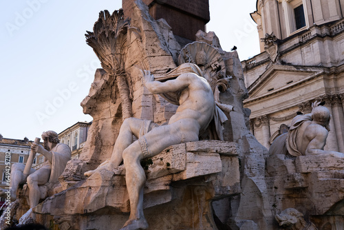 Tableau sur toile Bernini's Río de la Plata Sculpture and Sant'Agnese Church, Fountain of the Four