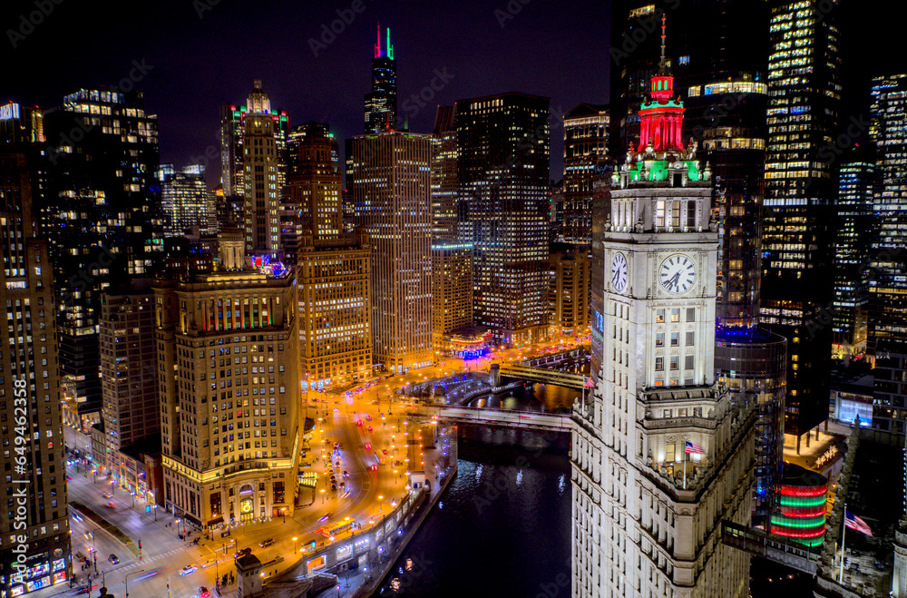 Fototapeta premium Chicago River During Christmas