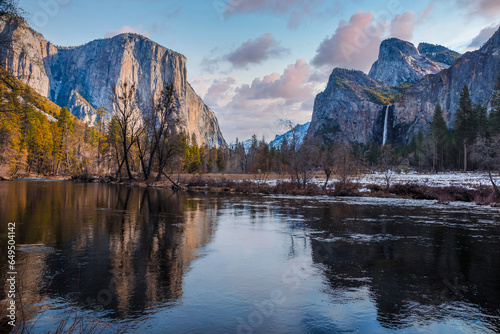 Fototapeta Naklejka Na Ścianę i Meble -  Winter Clouds on Yosemite Valley View, Yosemite National Park, California