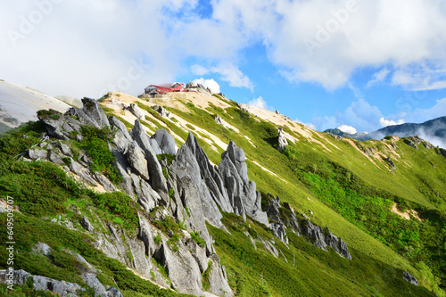北アルプス燕岳に建つ「燕山荘」 photo