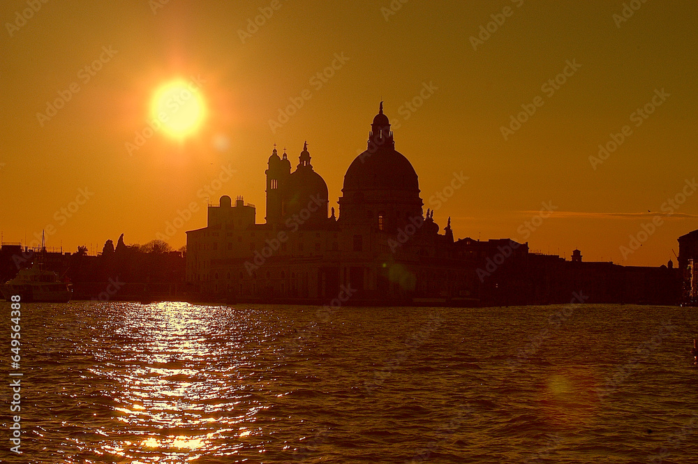 Fototapeta premium Silhouette of Venice Church