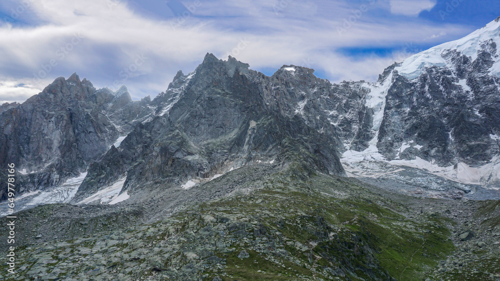 Panorama to the Peaks – needles over Chamonix, France .