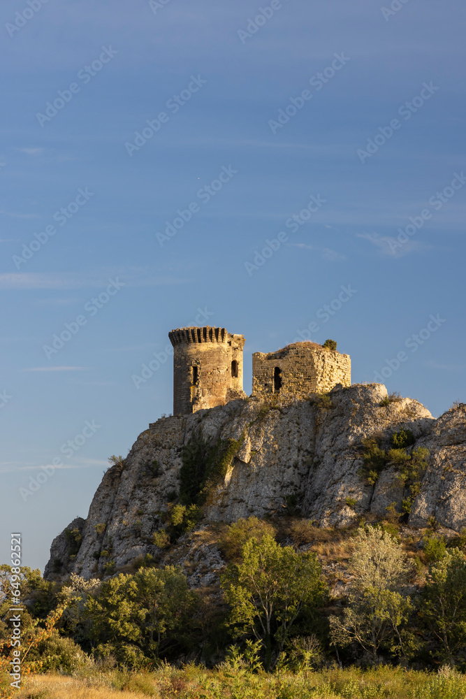 Chateau de l´Hers ruins near Chateauneuf-du-Pape, Provence, France