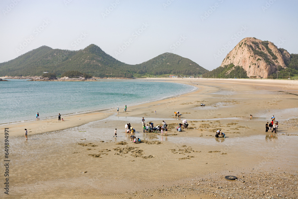 SEONYUDO, SOUTH KOREA: Seonyudo beach with beautiful curve, clean sand and families of tourists
