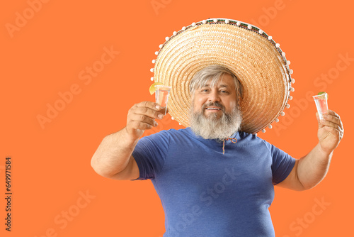 Portrait of happy senior ma...