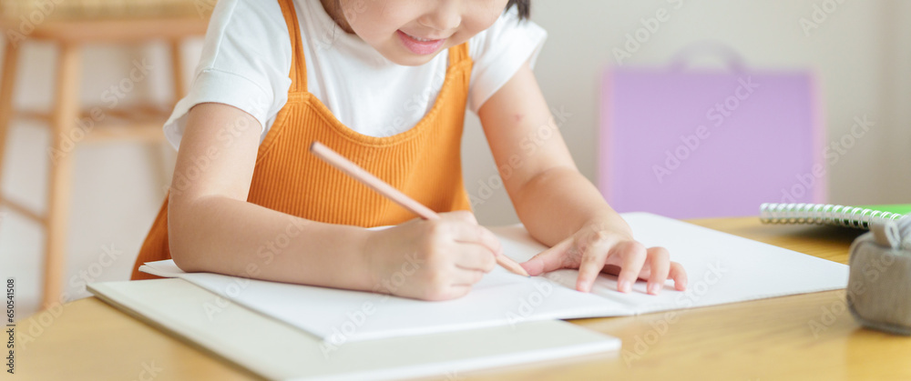 勉強する子供 勉強する子供