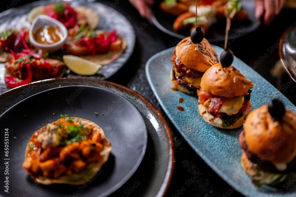 Sliders mini hamburguesas con aceituna Sliders mini hamburguesas con aceituna