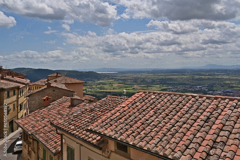 Cortona, vicoli, case e tetti della città - Arezzo