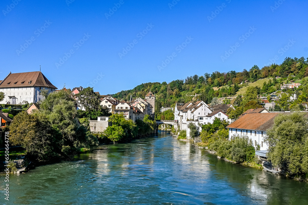 Brugg, Aare, Altstadt, Schwarzer Turm, Stadt, Steinbrücke, Brücke, Altstadthäuser, Hofstatt, Ringmauer, Salzhaus, Jurasüdfuss, Aargau, Nordwestschweiz, Sommer, Schweiz 