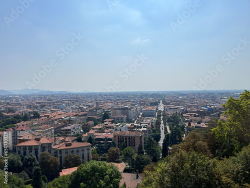 Bergame est une ville italienne au nord-est de Milan, dans la région de la Lombardie.  photo