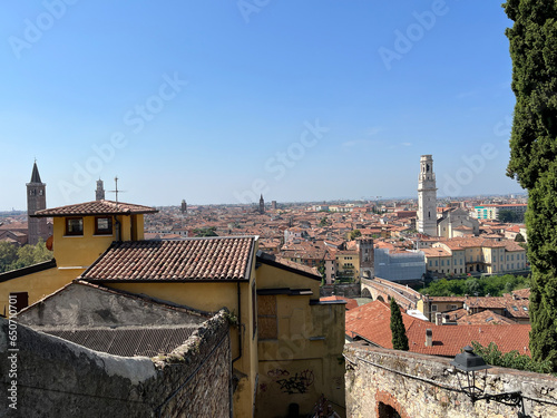 Vérone est l'une des villes les plus belles et visitées d'Italie photo