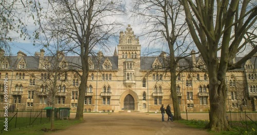 Timelapse of Christchurch college at Oxford University smoothly pulling out  photo