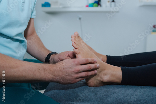 stopa, noga, masaż, fizjoterapia, kostka, palce, ręce, gabinet, gabinet fizjoterapeutyczny, zdrowie