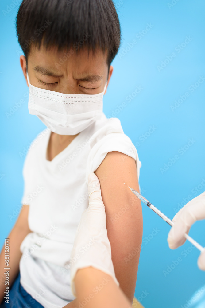 © TinPong - Vaccination in young Asian boy © TinPong - Vaccination in young Asian boy
