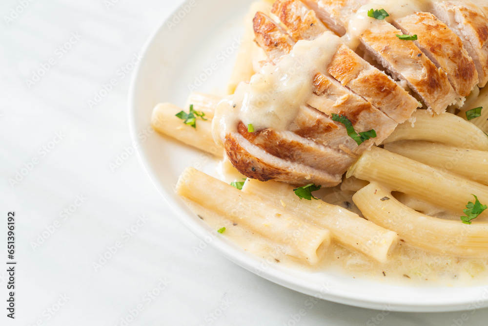 quadrotto penne pasta white creamy sauce with grilled chicken quadrotto penne pasta white creamy sauce with grilled chicken