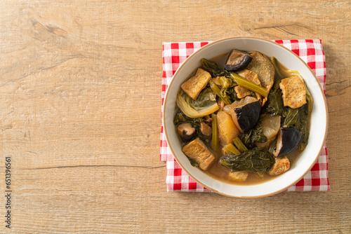 Chinese vegetable stew  with tofu or mixture of vegetables soup