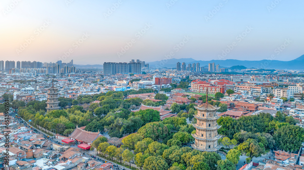 Obraz premium Aerial photography of the East and West Twin Towers of Kaiyuan Temple and West Street of Quanzhou City, Quanzhou City, Fujian Province, China