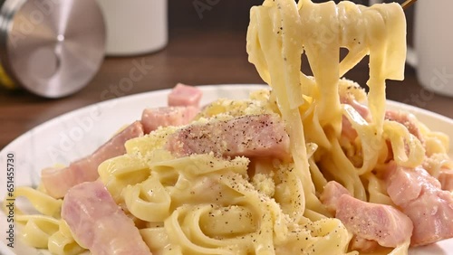 カルボナーラ　フィットチーネ