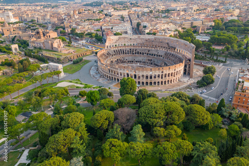 Vista aerea del Colosseo a Roma. L'anfiteatro Flavio photo