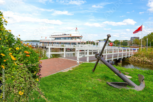 Bad Zwischenahn, Ammerland. Kurpark und Promenade am Zwischenahner Meer photo