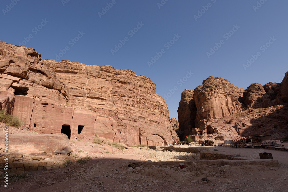 Fototapeta premium The Rose City in Petra, Jordan