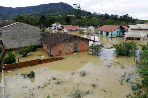 Quadro su tela Residential area is seen submerged in water during a extreme flood in Rio do Sul, Santa Catarina SC, Brazil