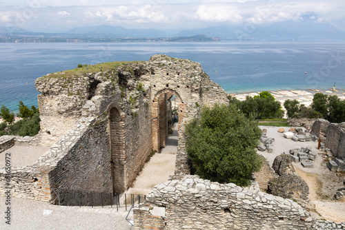 Village romaine    Sirmione