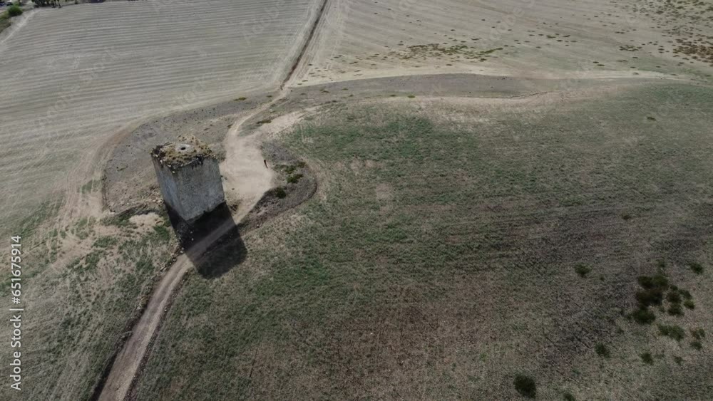 Videos aéreos del embalse de la Torre del Águila, que se encuentra a pocos kilómetros del pueblo El Palmar de Troya, en la provincia de Sevilla.