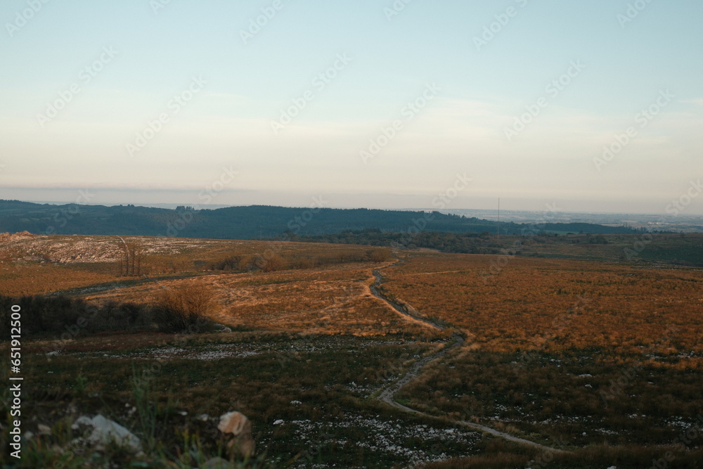 Naklejka premium Petit matin dans les monts d'arrée - Bretagne - France - Europe - Levé de soleil - Saint-Rivoal