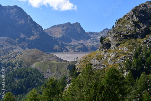 Schöne Landschaft mit Bergen im Ultental in Südtirol  photo