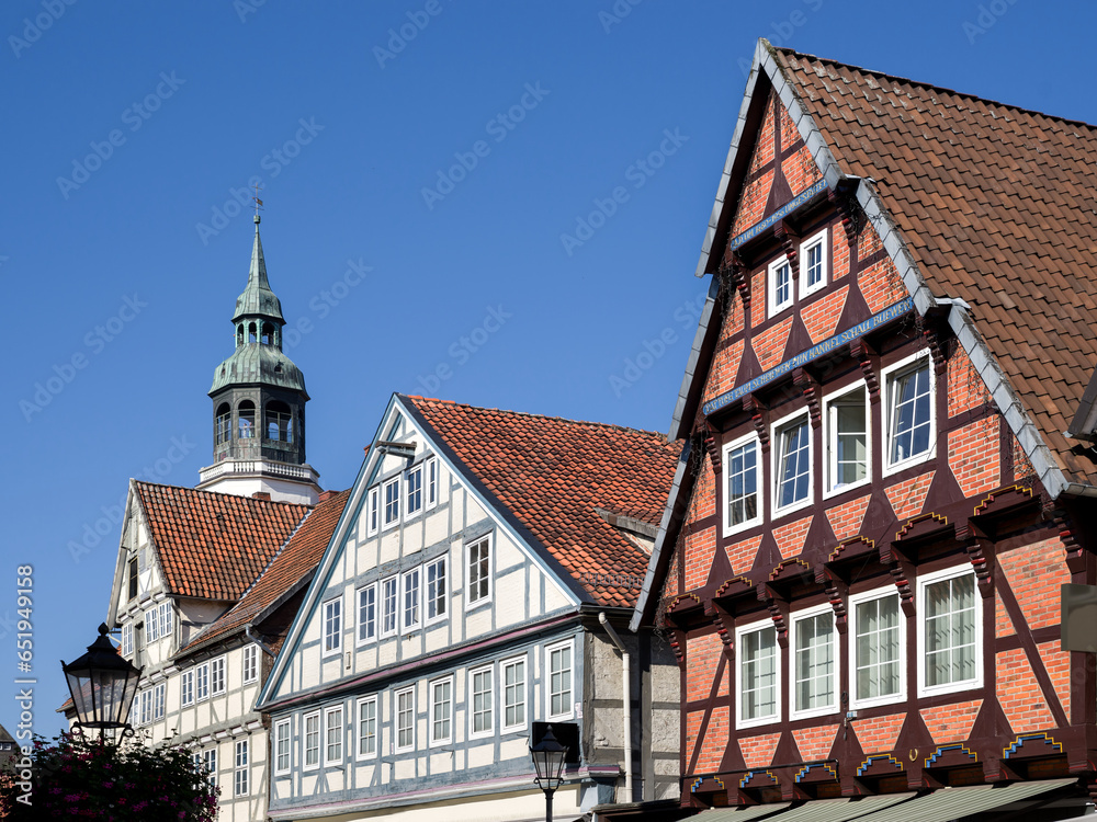 In der Celler Altstadt sonnig entzerrt