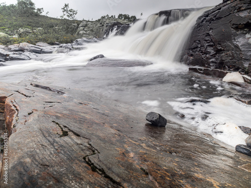 Wasserfall im Lierne-Nationalpark, Norwegen, Trøndelag 