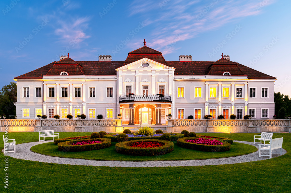 Beautiful baroque mansion in Tomášov (Slovakia)
