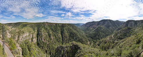 Obraz na płótnie Pine Mountains on a Sunny Day: 180 Degree Aerial Panorama w salonie