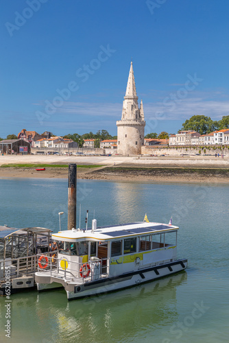 Tour de la Lanterne, Vieux-Port de La Rochelle, depuis le quartier de la Ville-en-Bois