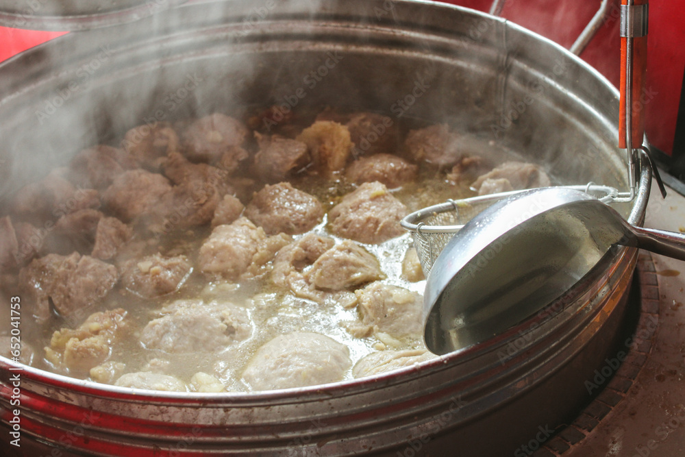 Meatballs in the pan