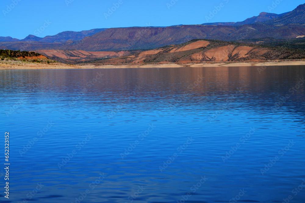 Fototapeta premium Blue Skies Roosevelt Lake Arizona